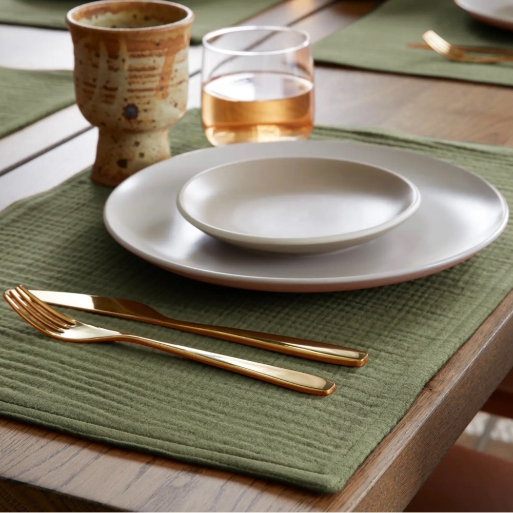 NWOT QUINCE Organic Airy Gauze Placemat Olive 3150